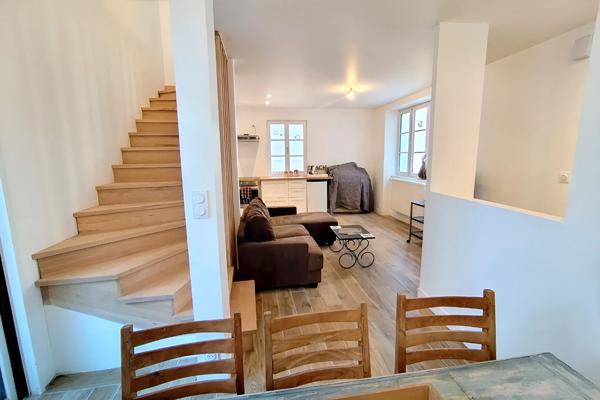 Maison de caractère (4 pièces), entièrement rénovée, quartier prisé du passage