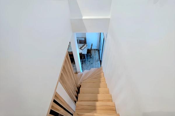 Maison de caractère (4 pièces), entièrement rénovée, quartier prisé du passage