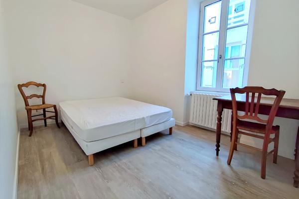 Maison de caractère (4 pièces), entièrement rénovée, quartier prisé du passage