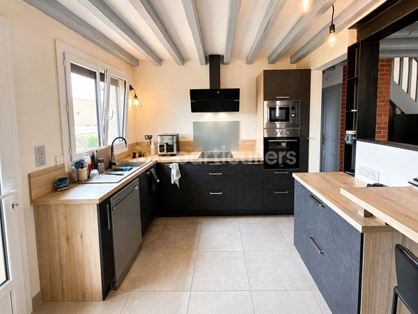 Vente
                Maison151,5 m² - 6 Pièces -
                    ANGERVILLE LA CAMPAGNE (27930)