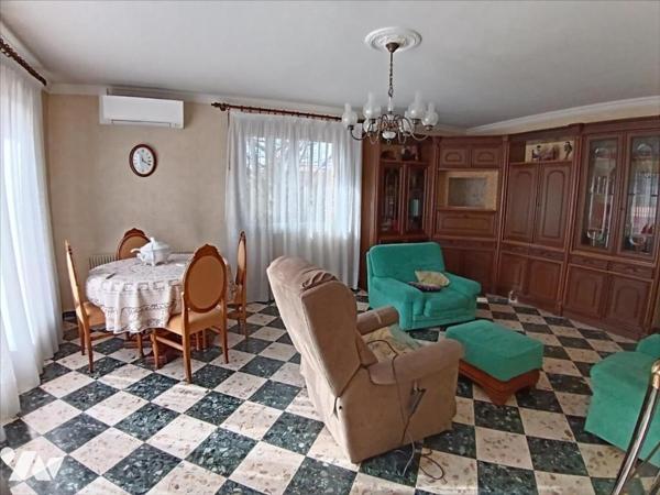 MONTELIMAR Maison avec grand terrain et piscine