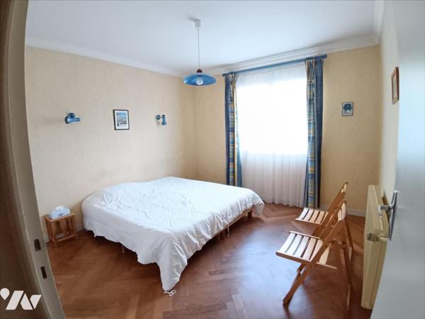 MONTELIMAR Maison avec grand terrain et piscine