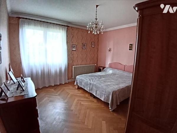 MONTELIMAR Maison avec grand terrain et piscine