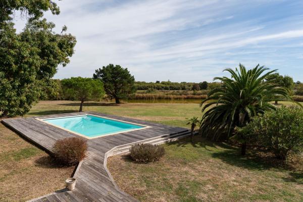 Vente Maison de luxe Saint-Georges-d'Oléron 7 Pièces 240 m²