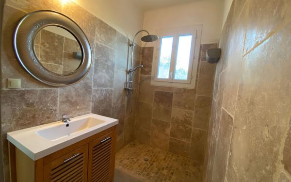 Maison à vendre    6 pièces •  Carpentras