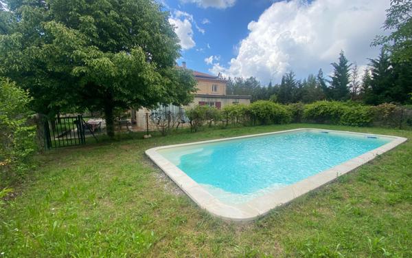 Maison à vendre    6 pièces •  Carpentras