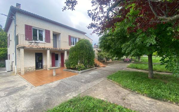 Maison à vendre    6 pièces •  Carpentras