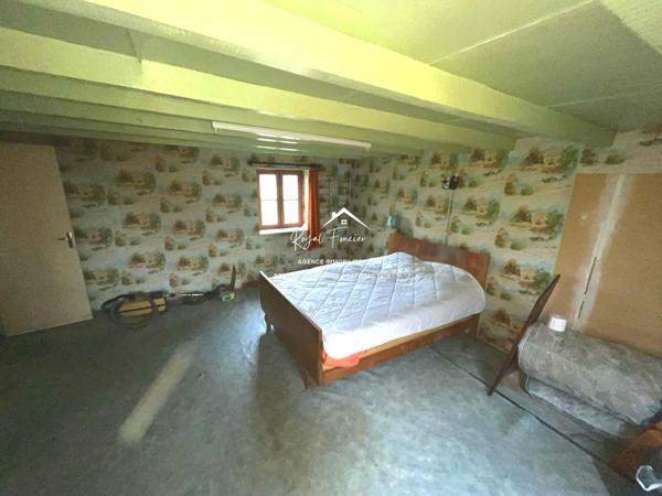 Maison ancienne à la campagne