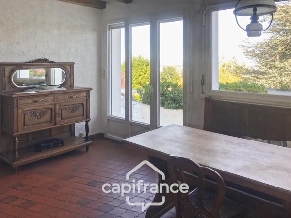 Maison à vendre 9 pièces MONTLUCON (03) sur terrain de 3600 m2 avec piscine et puits .