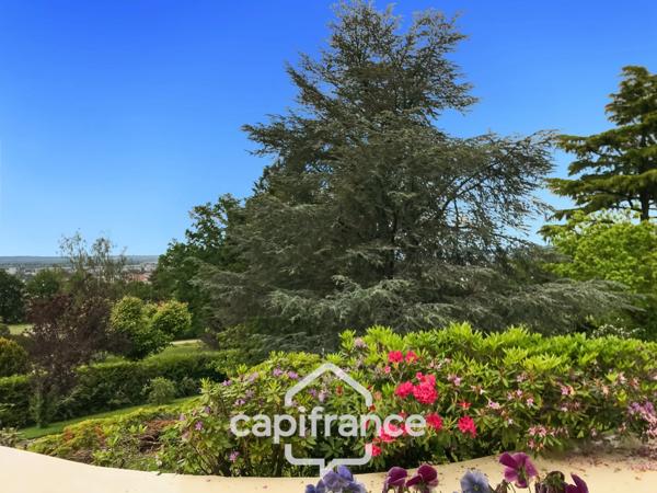 Maison à vendre 9 pièces MONTLUCON (03) sur terrain de 3600 m2 avec piscine et puits .