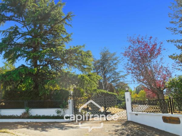 Maison à vendre 9 pièces MONTLUCON (03) sur terrain de 3600 m2 avec piscine et puits .