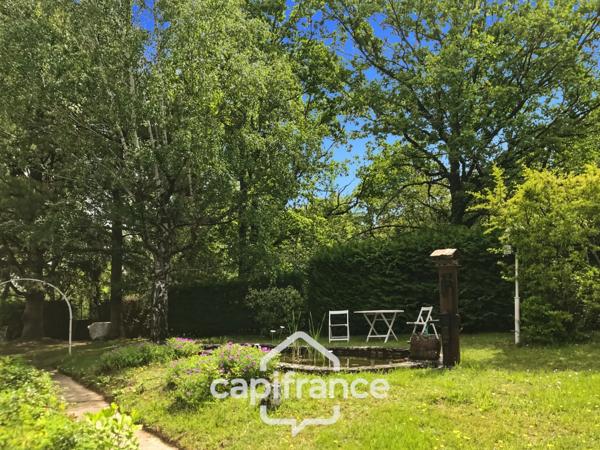 Maison à vendre 9 pièces MONTLUCON (03) sur terrain de 3600 m2 avec piscine et puits .