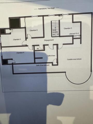 Maison à vendre 9 pièces MONTLUCON (03) sur terrain de 3600 m2 avec piscine et puits .