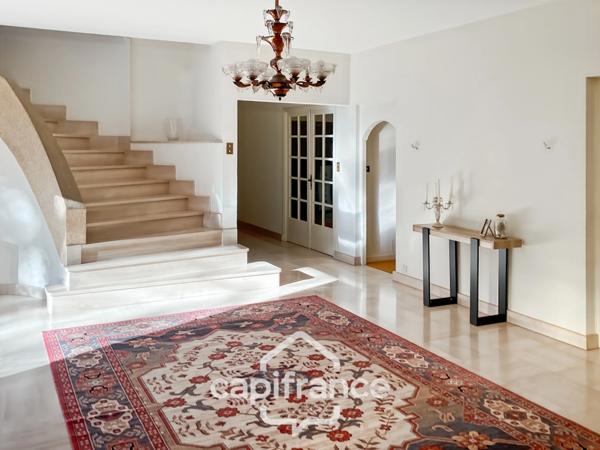 Maison à vendre 9 pièces MONTLUCON (03) sur terrain de 3600 m2 avec piscine et puits .