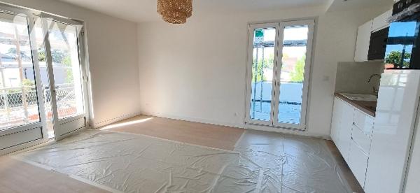 T2-cabine rénové de 47m² avec terrasse de 25m² SUD/OUEST et parking à STELLA-PLAGE
