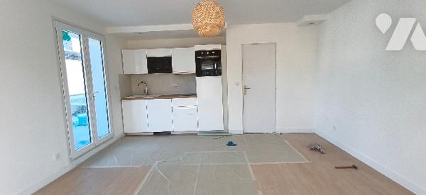 T2-cabine rénové de 47m² avec terrasse de 25m² SUD/OUEST et parking à STELLA-PLAGE