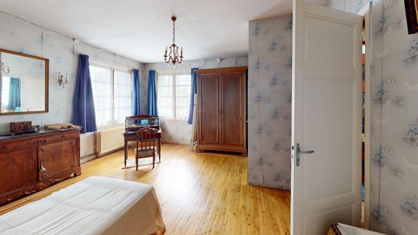 Maison de charme ! Très beau potentiel !