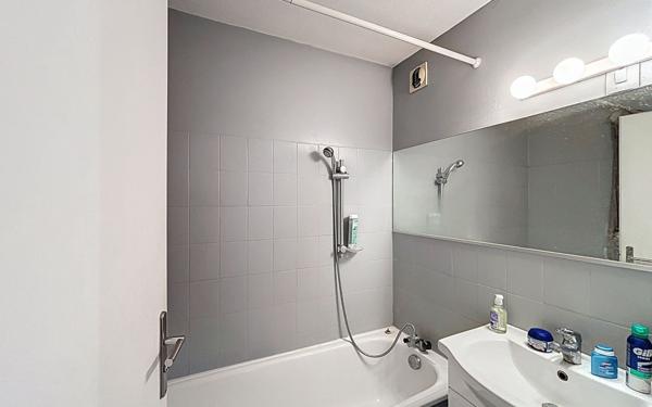 Appartement à vendre    1 pièce • 28,79 m2 Le Cannet