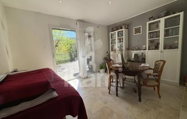Maison de 241 m²