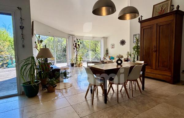 Maison de 241 m²