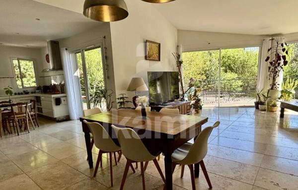 Maison de 241 m²