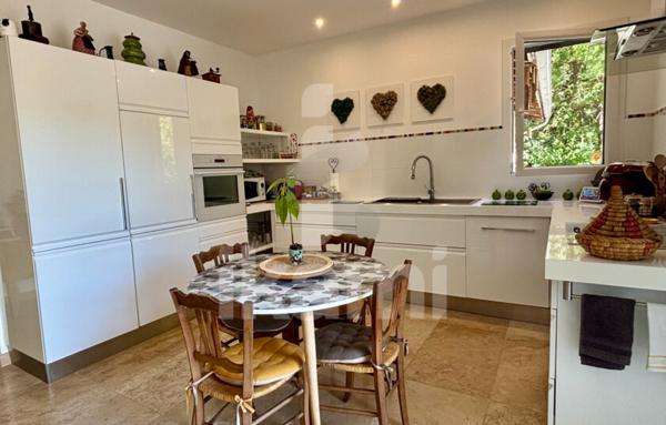 Maison de 241 m²