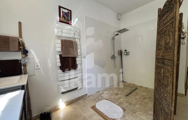 Maison de 241 m²