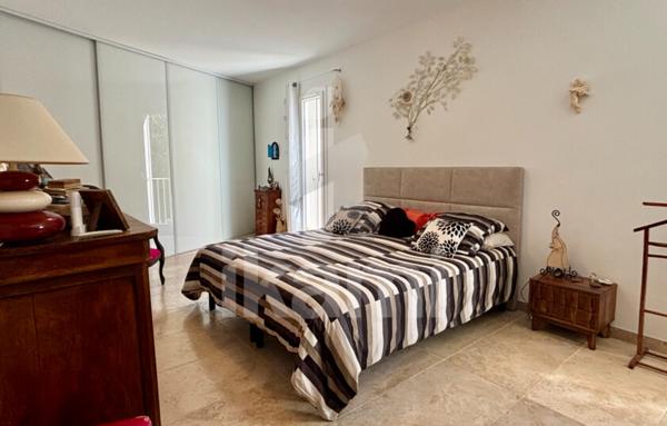 Maison de 241 m²