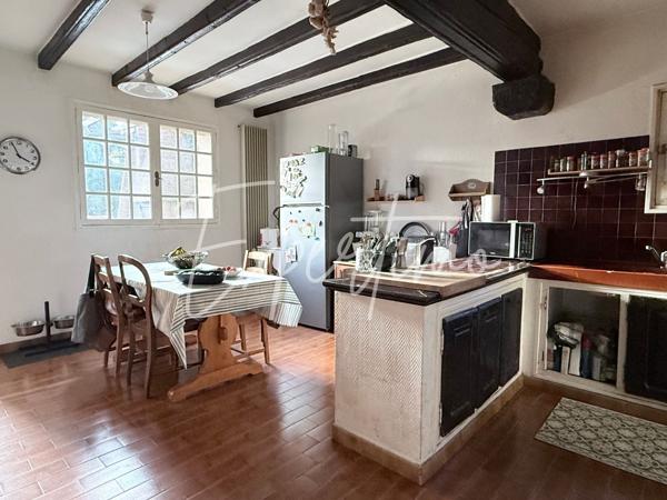 Villeneuve (04180) Maison avec vue imprenable à Villeneuve.