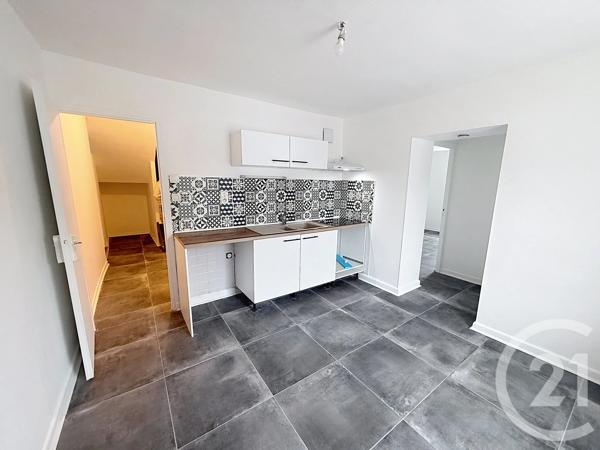 Immeuble à vendre  401 m 2   ELOYES  - 88