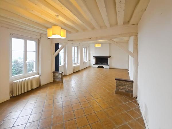 61380  Moulins La Marche maison de ville 202 m²  6 chambres, terrain 805 m²