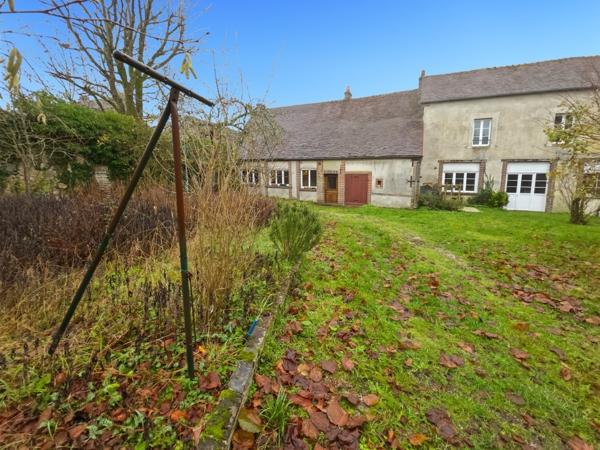 61380  Moulins La Marche maison de ville 202 m²  6 chambres, terrain 805 m²