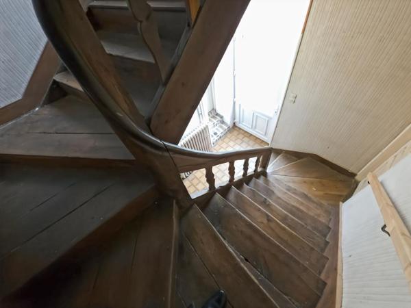 61380  Moulins La Marche maison de ville 202 m²  6 chambres, terrain 805 m²