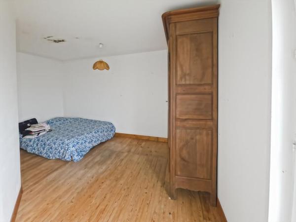 61380  Moulins La Marche maison de ville 202 m²  6 chambres, terrain 805 m²