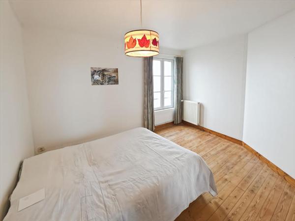 61380  Moulins La Marche maison de ville 202 m²  6 chambres, terrain 805 m²