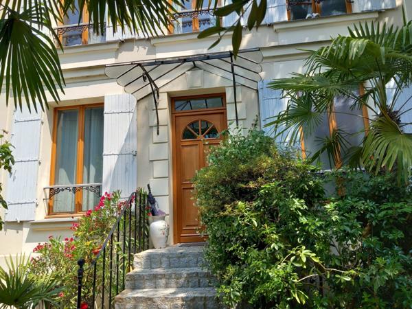 Puteaux (92800) Puteaux / Les Bergères - Triplex d'exception, climatisé, avec jardin privatif, garage et emplacement de parkin