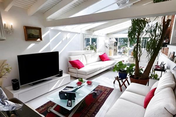 Puteaux (92800) Puteaux / Les Bergères - Triplex d'exception, climatisé, avec jardin privatif, garage et emplacement de parkin