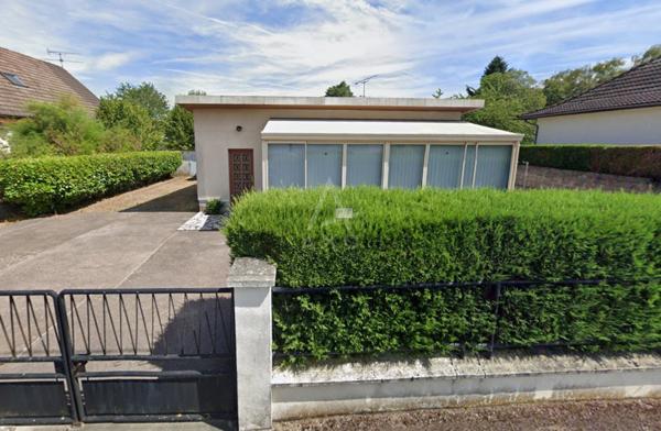 Maison de plain-pied avec jardin proche collège