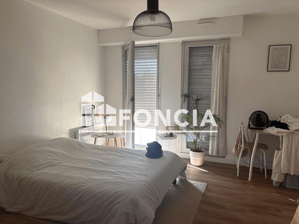 Location Studio meublé 24.1 m² - 25 RUE DE DOMPIERRE La Rochelle 17000