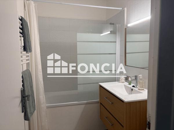 Location Studio meublé 24.1 m² - 25 RUE DE DOMPIERRE La Rochelle 17000