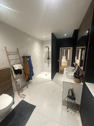 Grand appartement t4 de 155m2 refait à neuf