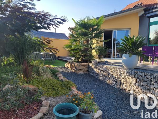 Maison 6 pièces de 146 m² à Luzy (58170)