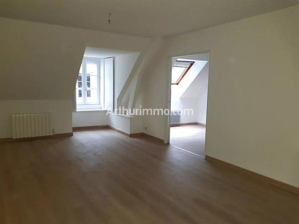 Location Appartement 5 pièces 100 m2 à Lons-le-Saunier