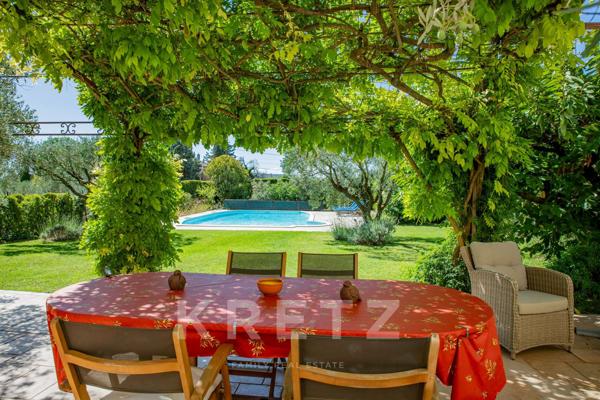 Propriété rare en Provence – vues iconiques, calme absolu, village à pied