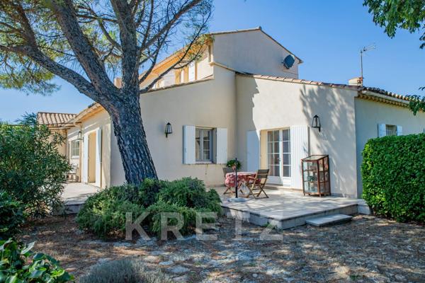 Propriété rare en Provence – vues iconiques, calme absolu, village à pied
