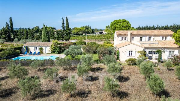 Propriété rare en Provence – vues iconiques, calme absolu, village à pied