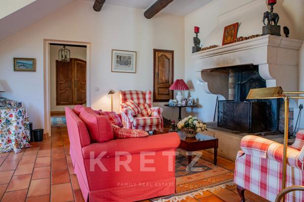 Propriété rare en Provence – vues iconiques, calme absolu, village à pied