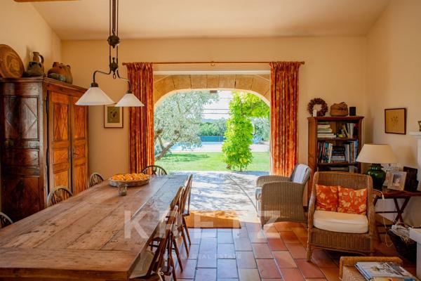 Propriété rare en Provence – vues iconiques, calme absolu, village à pied