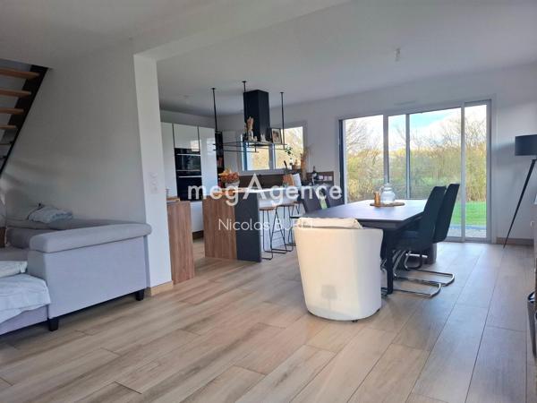 Maison à MARTIGNE-SUR-MAYENNE, 53470 - 7 pièces 132m²