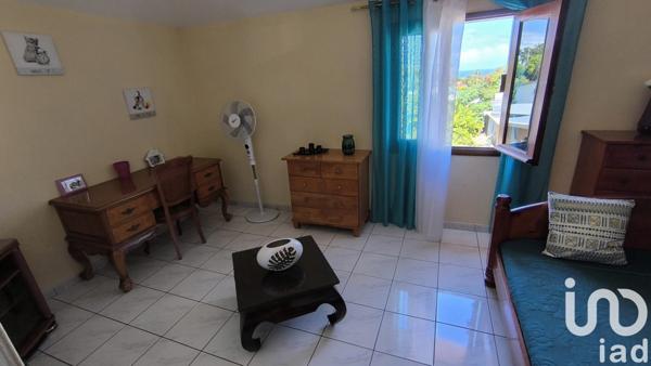 Maison 6 pièces de 127 m² à Saint-Louis (97421)